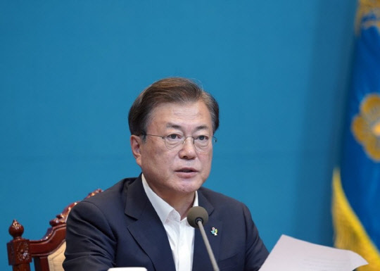 문재인 정부와 여당이 추진하는 전월세 무한 연장 법안을 두고 과도한 사유재산 침해라는 비판이 쏟아지고 있다.<연합뉴스>